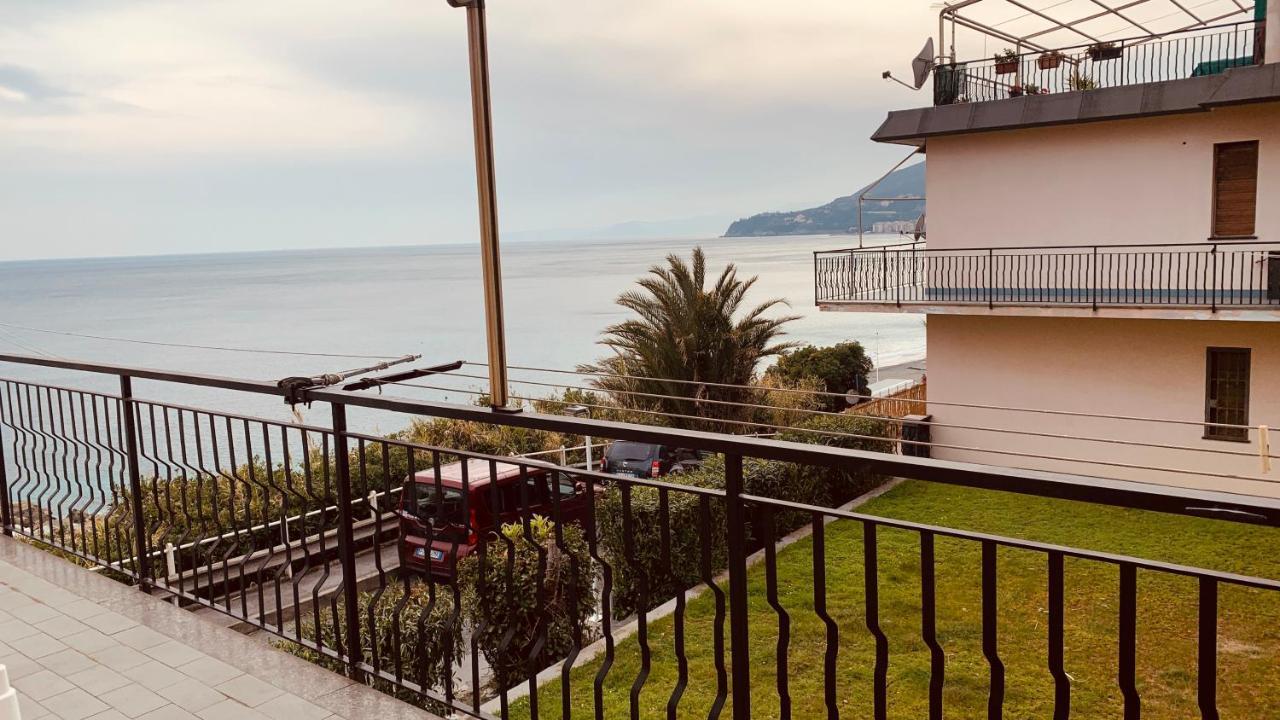 La Casa Di Frank Appartement Cogoleto Buitenkant foto